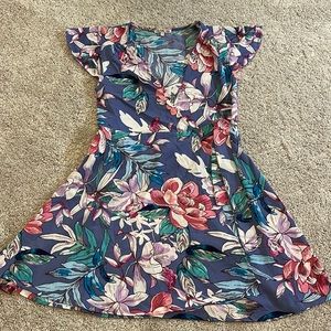 🌟 5/$20 Charlotte Russe Flutter Sleeved Wrap Dress. M